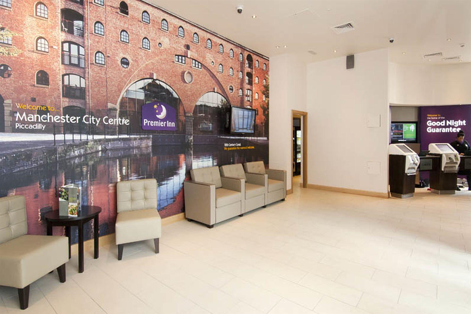 Premier Inn Manchester City Экстерьер фото