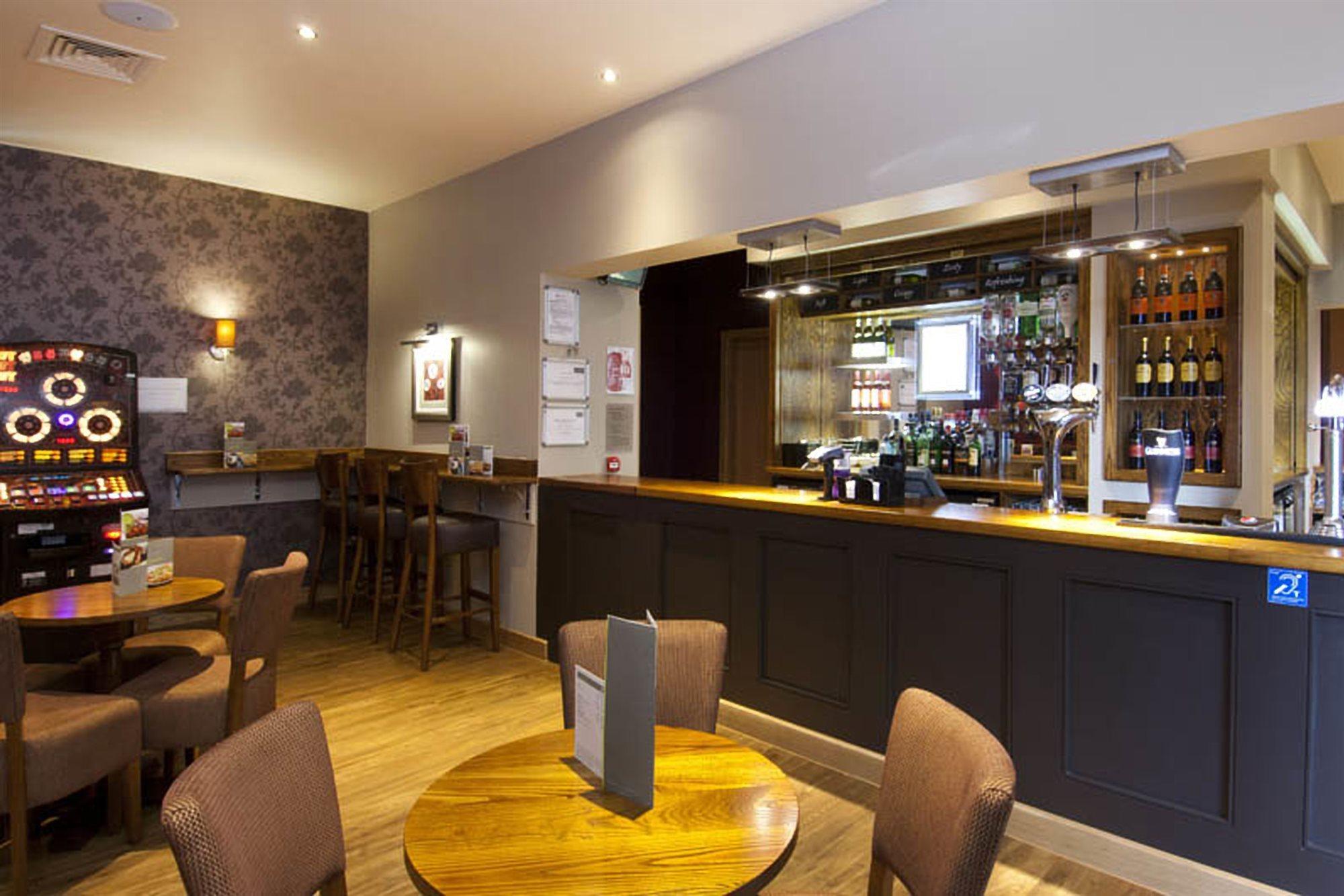 Premier Inn Manchester City Экстерьер фото