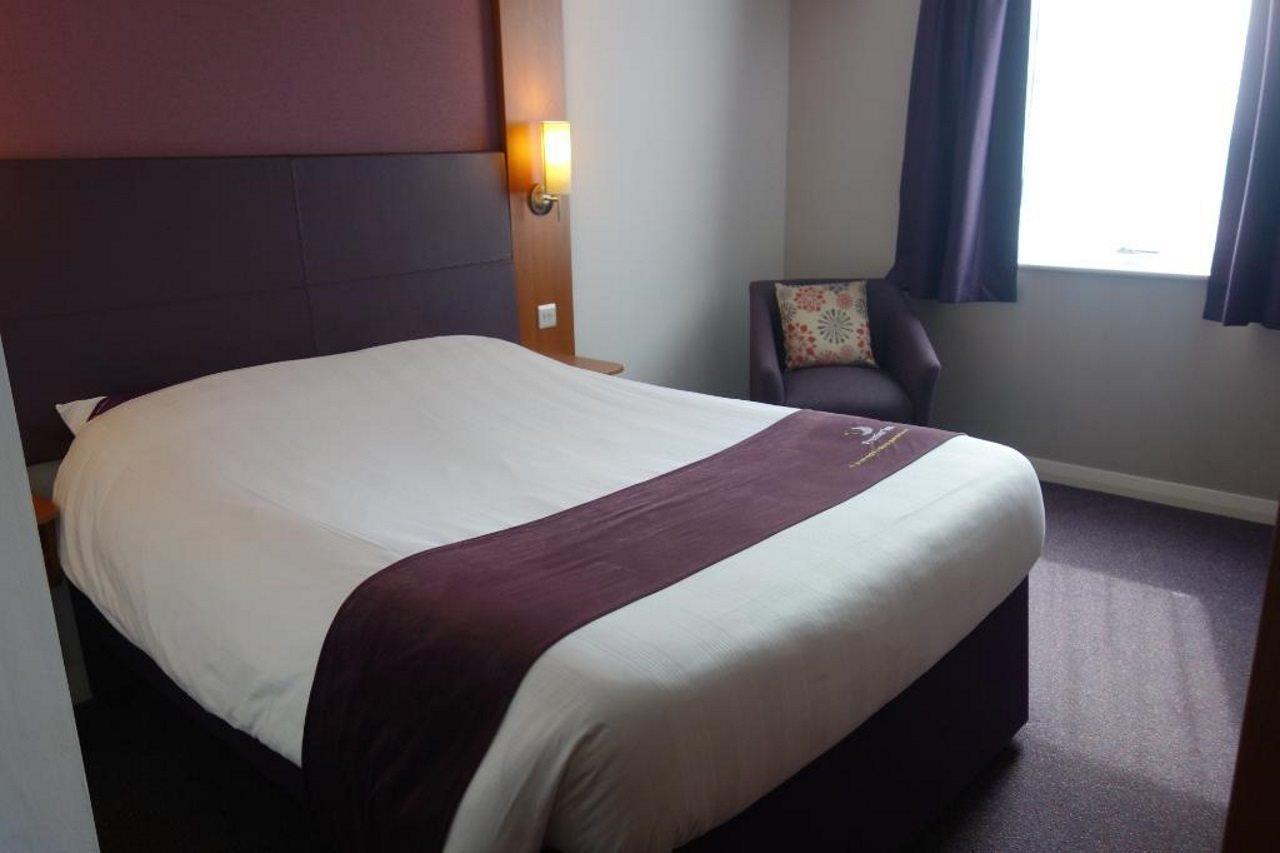 Premier Inn Manchester City Экстерьер фото