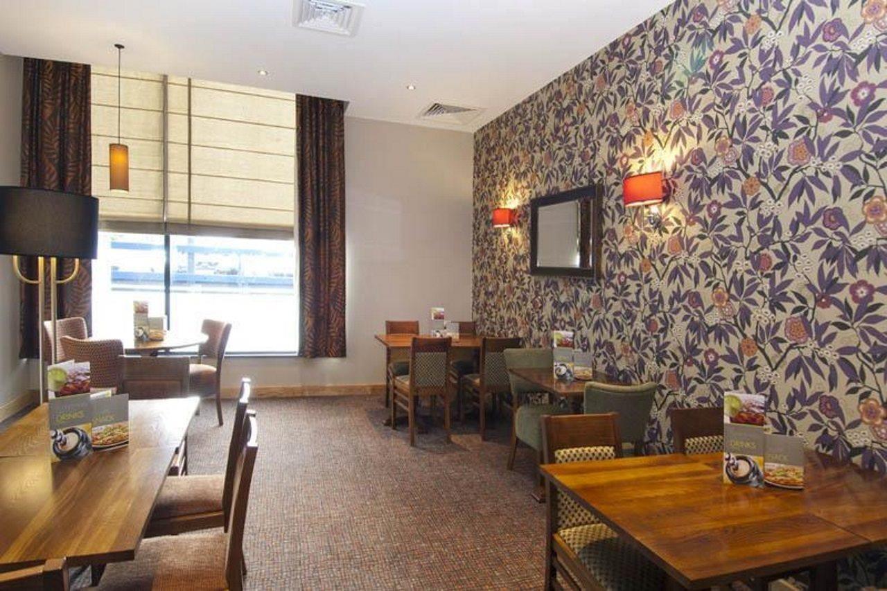 Premier Inn Manchester City Экстерьер фото