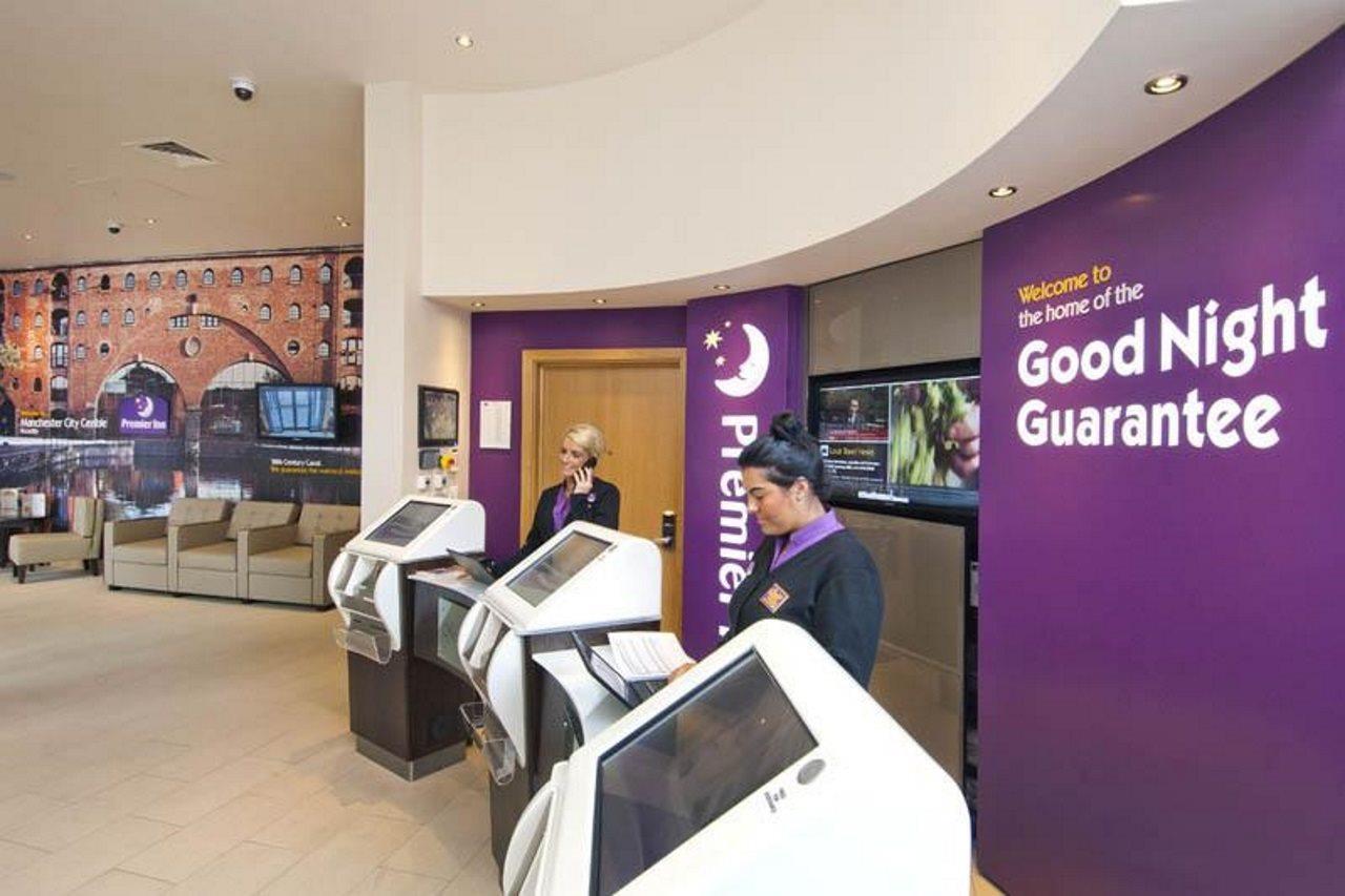 Premier Inn Manchester City Экстерьер фото