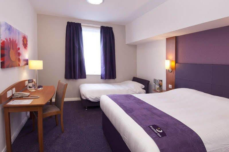 Premier Inn Manchester City Экстерьер фото