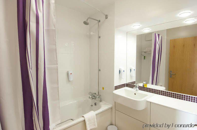 Premier Inn Manchester City Экстерьер фото
